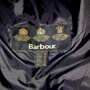 Barbour quilted jacket. Fitted waist. Gorgeous for fall.